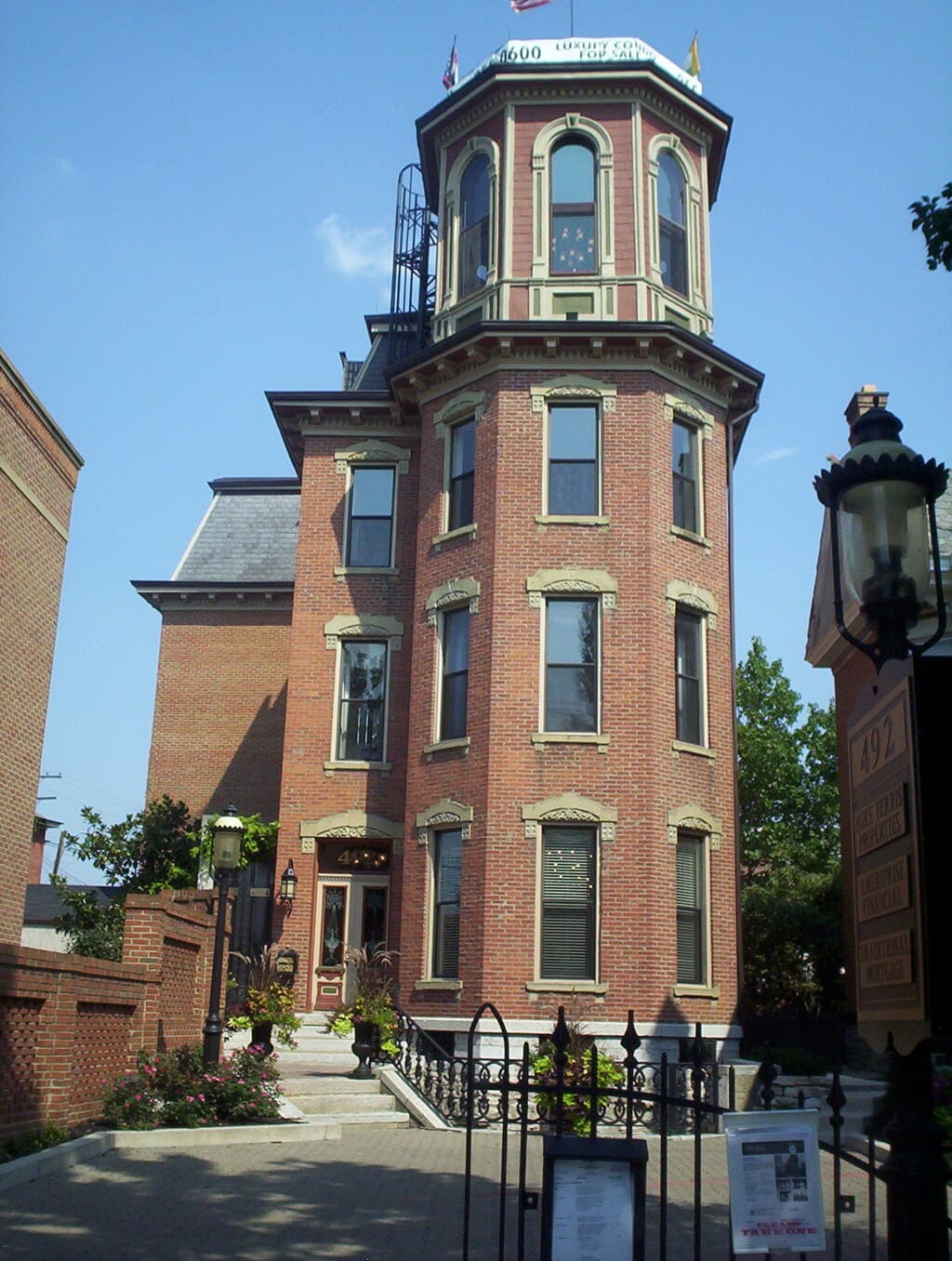 Schwartz Castle - Photo by Columbusite via Wiki Commons, CC BY 3.0